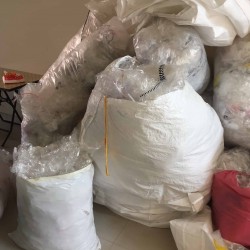 ถุงพลาสติกใส่เสื้อผ้า