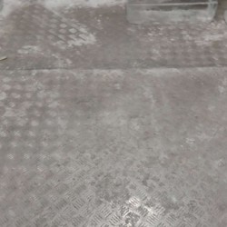 แผ่นสแตนเลสตีนไก่ 20 กว่าตารางเมตร